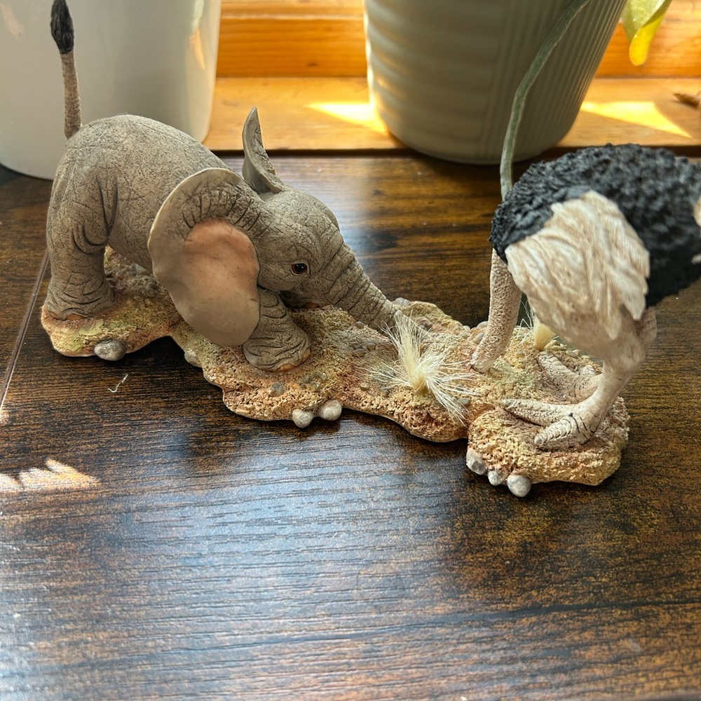 Gray and Black Elephant Decor Accents